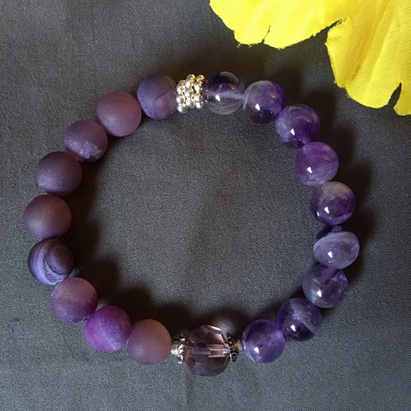 Jewelry - Purple amethyst and matte agate stretch bracelet